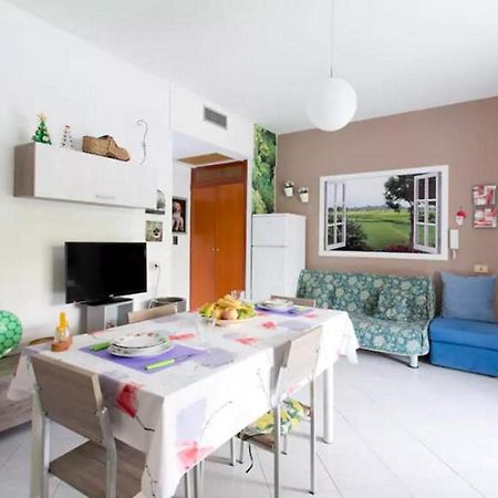 Nest Apollo Apartment Мондело Екстериор снимка