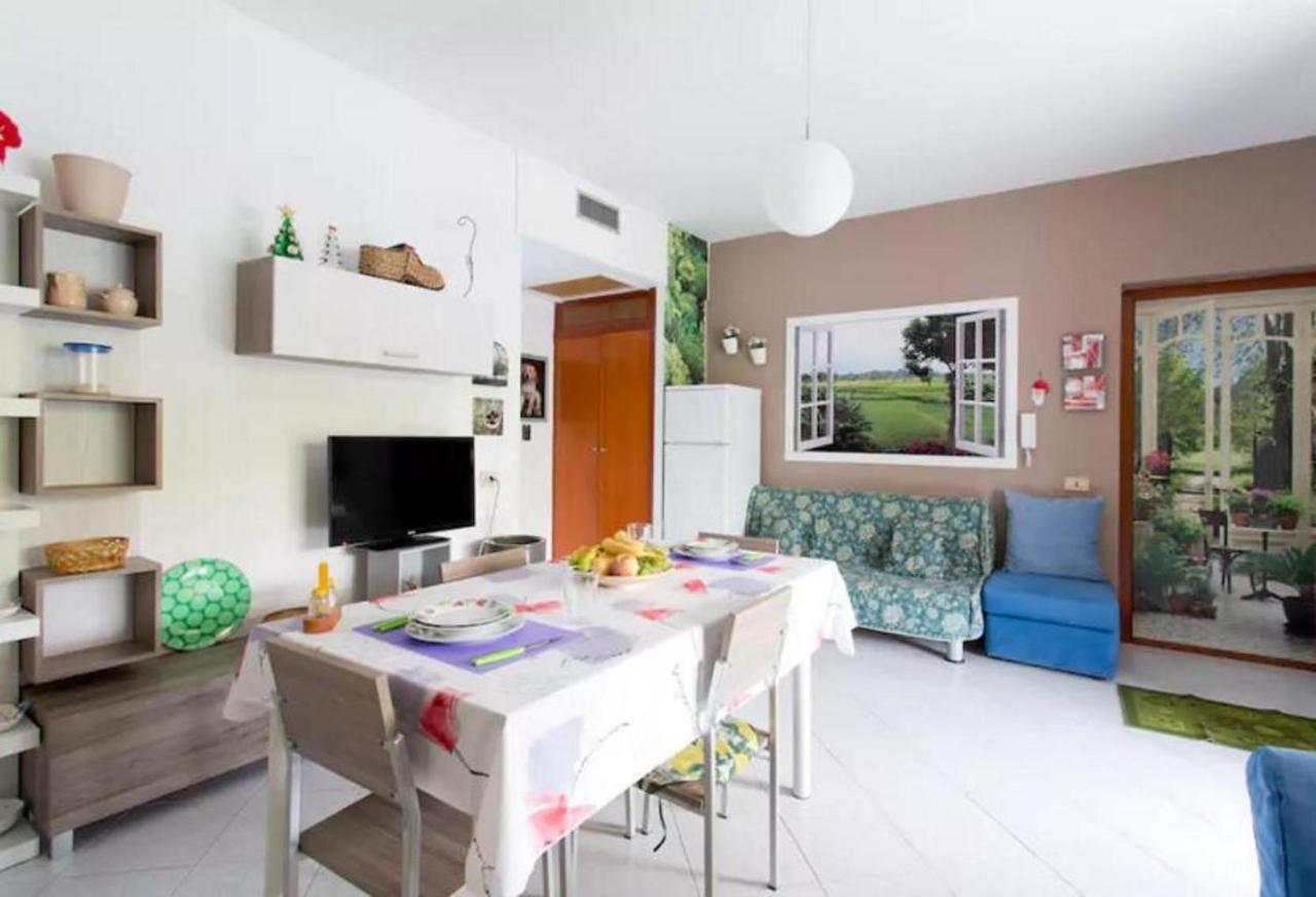Nest Apollo Apartment Мондело Екстериор снимка