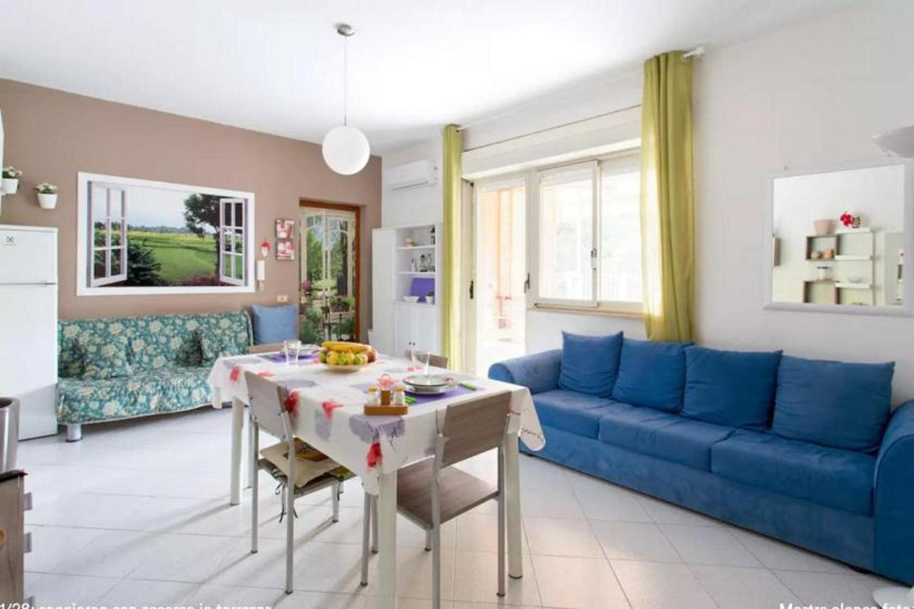 Nest Apollo Apartment Мондело Екстериор снимка