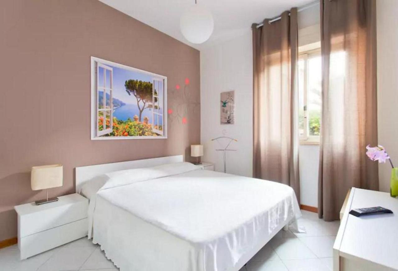Nest Apollo Apartment Мондело Екстериор снимка